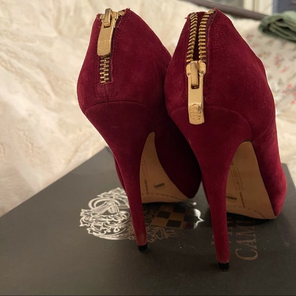 Vince Camuto Red Suede ancient boots size 4.5 - Picture 2 of 3